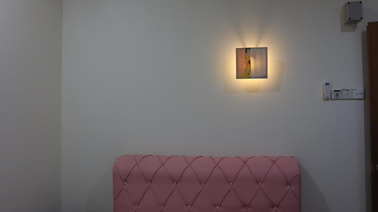 The Explorers Guesthouse And Hostel Kuala Lumpur Eksteriør billede